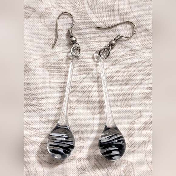Vintage Jewelry - Elegant Unique Vintage Black and White Blown Glass Long Dangle Earrings